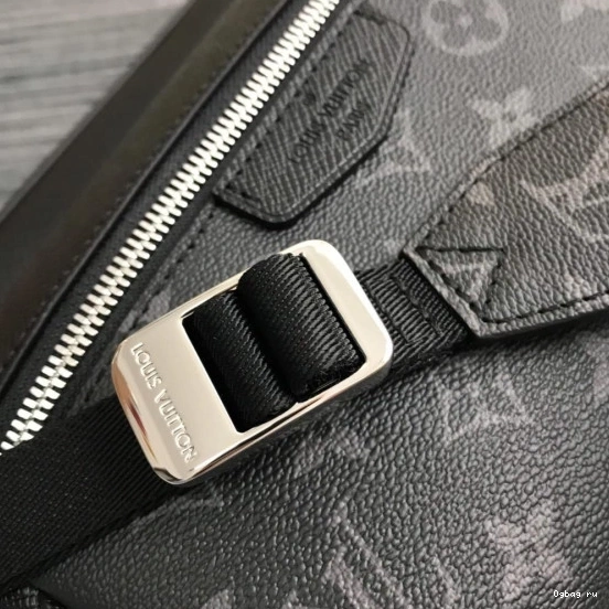 VUITTON LOUIS OUTDOOR MESSENGER 0813